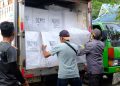 Proses Pemindahan Logistik Pemilu 2024 dari PPS ke PPK Kecamatan Tanjungpinang Barat, foto: Mael/detak.media