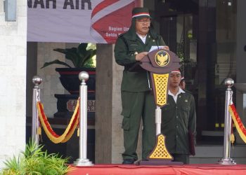 Walikota Blitar Santoso, saat pimpin upacara Hari Cinta Tanah Air, foto: Dani ES/detak.media