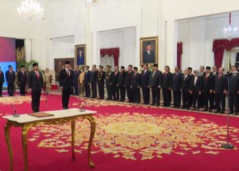 Presiden RI Joko Widodo (Jokowi) melantik dua orang Menteri Kabinet Indonesia Maju sisa masa jabatan periode tahun 2019-2024 di Istana Negara Jakarta, Rabu (21/02/2024), foto: setkab.go.id