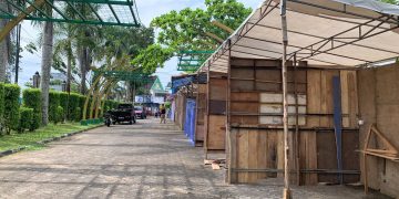 Kondisi Persiapan Stand Bazar Ramadan di Lapangan Pamedan Tanjungpinang, foto: Mael/detak.media