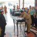 Kepala Bappedalitbang Kabupaten Blitar, Rully Wahyu Prasetyowanto saat tandatangani hasil Musrenbang, foto: Dani ES/detak.media