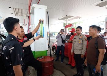 Satreskrim Polresta Tanjungpinang saat Melakukan Sidak di SPBU, foto: Mael/detak.media