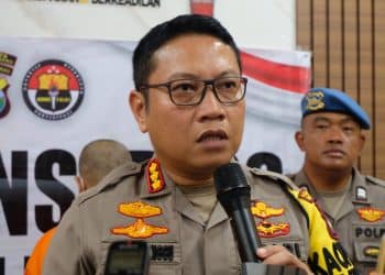 Kapolresta Tanjungpinang, Kombes Pol Heribertus Ompusunggu saat Diwawancarai, foto: Mael/detak.media