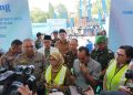 Bupati Blitar Rini Syarifah saat berikan keterangan pers di depan pembangunan gedung rawat inap 8 lantai, foto: Dani ES/detak.media