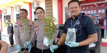 Polres Bintan saat Melakukan Konferensi Pers Penangkapan Tersangka AA, foto: Mael/detak.media