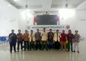 Zefri Idham (tengah) foto bersama seusai pemilihan Ketua PWPM Kepri di Daik, Kabupaten Lingga, foto: ist/detak.media