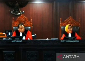 Tangkapan layar - Ketua sidang panel tiga Hakim Konstitusi Arief Hidayat memimpin sidang perkara PHPU Pileg 2024 yang dipantau secara daring di Jakarta, Senin (29/4/2024). ANTARA/Nadia Putri Rahmani/aa.