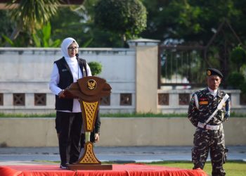 Bupati Blitar Rini Syarifah saat berikan sambutannya di HUT Ansor ke-90, foto: Dani ES/detak.media