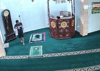 Rekaman CCTV Remaja Nekat Mencuri Uang Kotak Infak di Masjid AT-Taqwa, foto: dolk/detak.media