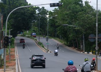 Kondisi Lampu Merah Jalan WR Supratman Tanjungpinang saat Sedang Mati, foto: Mael/detak.media