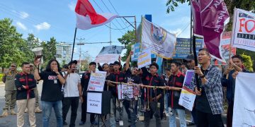 Koalisi Jurnalis dan Mahasiswa Tanjungpinang-Bintan saat Melakukan Unjuk Rasa Tokal RUU Penyiaran, foto: AJI Tanjungpinang