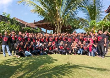 Kelompok pemuda komunitas Central Merah saat foto bersama, foto: Dani ES/detak.media