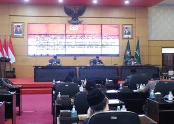 Kegiatan rapat paripurna pandangan umum fraksi-fraksi terhadap Pertanggungjawaban Pelaksanaan APBD Kota Blitar Tahun 2023, foro: Dani ES/detak.media