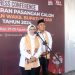 Mak Rini didampingi Abdul Ghoni saat press conference pendaftaran Pilbup 2024 di kantor KPU Kab. Blitar.