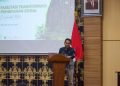 Plt. Asisten Pemerintahan dan Kesra, Setda Kabupaten Blitar, Rully Wahyu Prasetyowanto saat memberikan sambutan fasilitasi program perhutanan sosial, Selasa (8/10/2024).