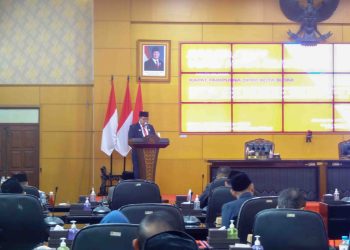 Walikota Blitar, Santoso, saat memberikan tanggapannya atas pandangan umum fraksi DPRD terhadap Raperda APBD 2025 dan RPIK 2024-2044.