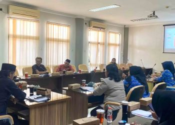 Komisi 2 DPRD Kabupaten Blitar saat rapat bersama OPD membahas Raperda APBD 2025.