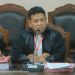 Cuplikan layar sidang MK di YouTube, dengan kuasa hukum Bambang-Bayu, Hendi Priyono saat menyampaikan permohonan gugatan.