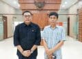 Ketua KPU Kota Blitar, Rangga Bisma Aditya (kiri) dan Kepala Bakesbangpol Kota Blitar, Toto Robandiyo saat memantau langsung sidang putusan sela MK Pilkada 2024 di Gedung MK, Rabu (5/2/2025).