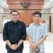 Ketua KPU Kota Blitar, Rangga Bisma Aditya (kiri) dan Kepala Bakesbangpol Kota Blitar, Toto Robandiyo saat memantau langsung sidang putusan sela MK Pilkada 2024 di Gedung MK, Rabu (5/2/2025).