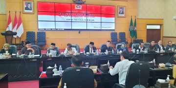 Rapat gabungan Komisi I dan II DPRD Kota Blitar bersama OPD Mitra Kerja untuk membahas cara meramaikan Pasar Legi Kota Blitar.