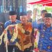 Ketua DPRD Kota Blitar, dr Syahrul Alim (batik coklat) saat mendampingi Walikota Blitar Santoso (berkacamata) memotong pita diluncurkannya atau launching MPP Bumi Bung Karno pada Senin (17/2/2025).