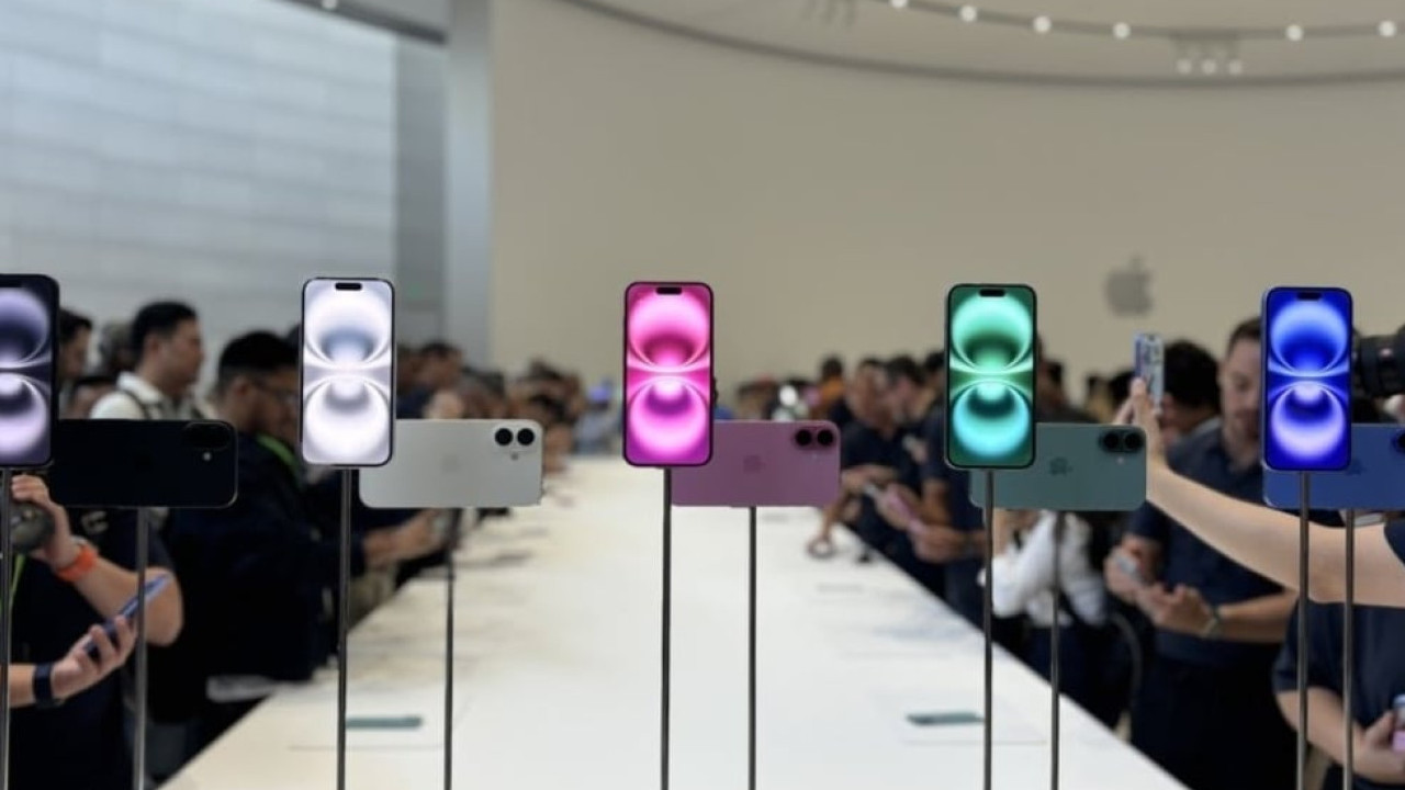 Apple Akan Rilis iPhone 18 dalam Dua Tahap