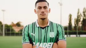 Jay Idzes Kembali Jadi Starting XI Sassuolo di Laga Krusial Kontra Udinese