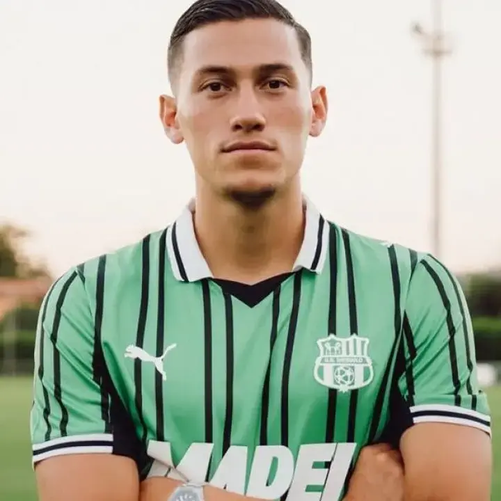 Jay Idzes Kembali Jadi Starting XI Sassuolo di Laga Krusial Kontra Udinese