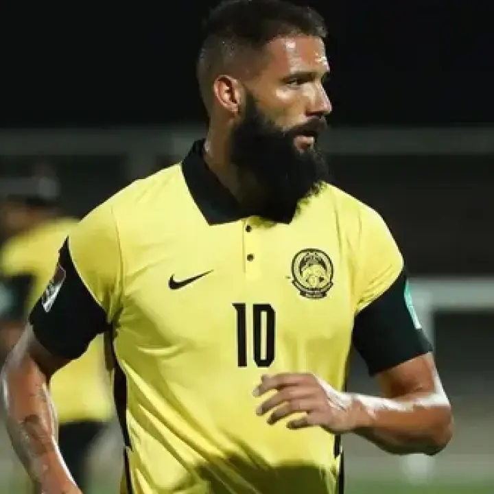 Pemain Naturalisasi Malaysia Angkat Bicara: Buka-bukaan Soal Sanksi FIFA untuk Harimau Malaya.