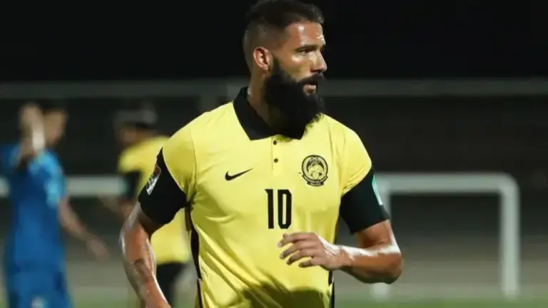 Pemain Naturalisasi Malaysia Angkat Bicara: Buka-bukaan Soal Sanksi FIFA untuk Harimau Malaya.