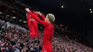Selebrasi Buka Baju Hugo Ekitike Berujung Kartu Merah, Liverpool Siapkan Denda Fantastis