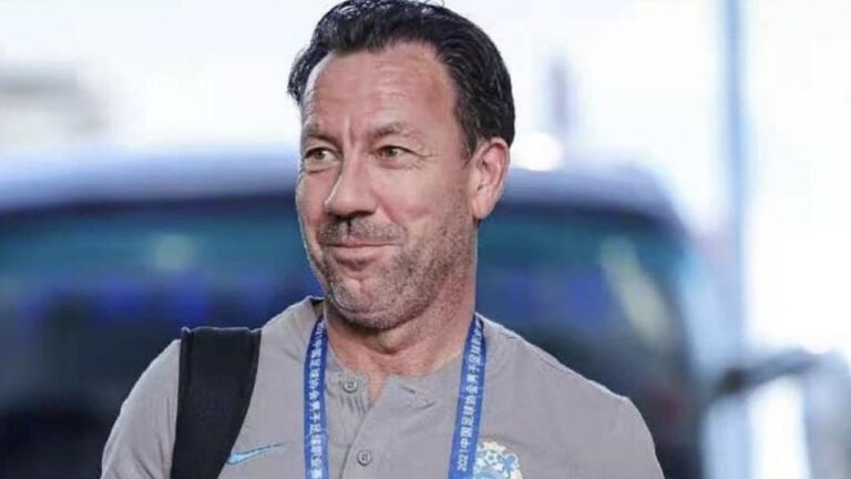 Van Gastel Sebut Duel PSIM vs PSM di BRI Super League Jadi Ujian Berat
