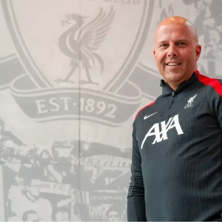 Arne Slot Ungkap Alasan Liverpool Tak Akan Gunakan Tren Long Ball