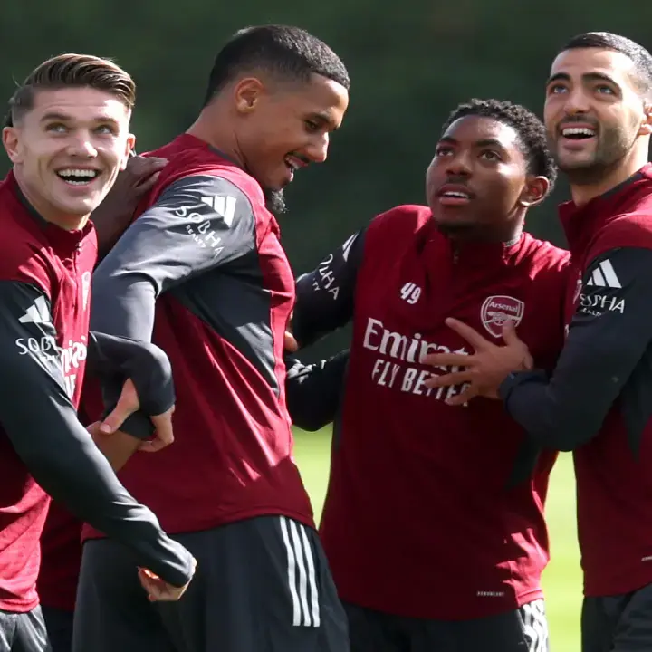 Arteta Tanggapi Isu Latihan Arsenal Bersama Pilot Tempur: ‘Pesawatnya Sudah Pergi’