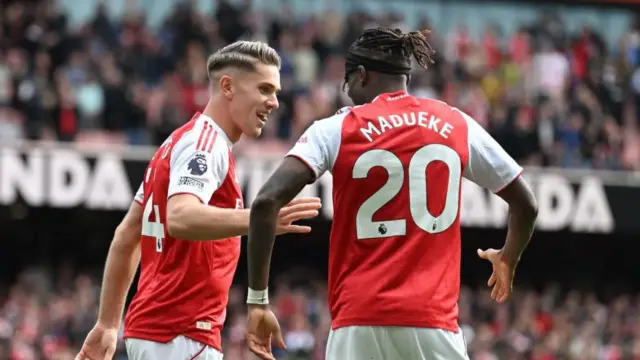 Arsenal Tekan Liverpool Dengan Kemenangan Atas West Ham