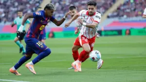 Barcelona Menang atas Girona, Kartu Merah Hansi Flick dan Gol Penting Ronald Araujo Jadi Sorotan