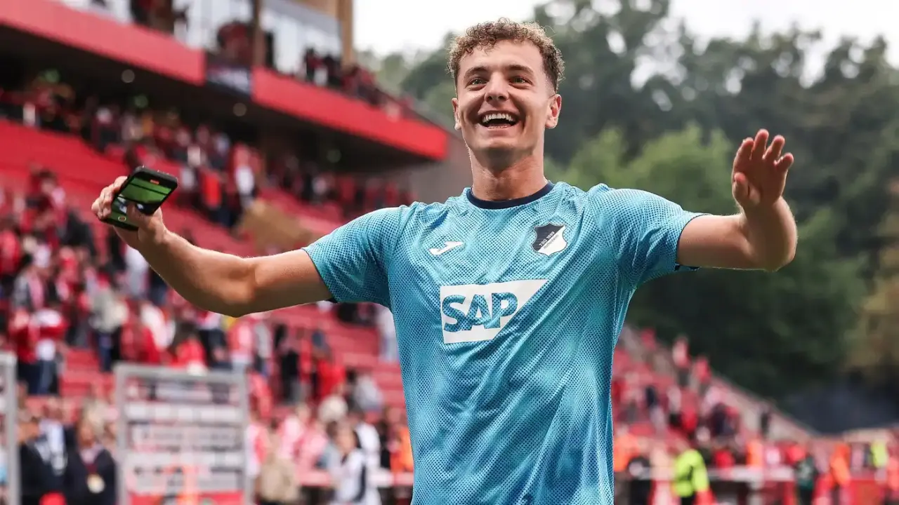 Bayern Munchen Incar Fisnik Asllani Sebagai Suksesor Jangka Panjang Harry Kane