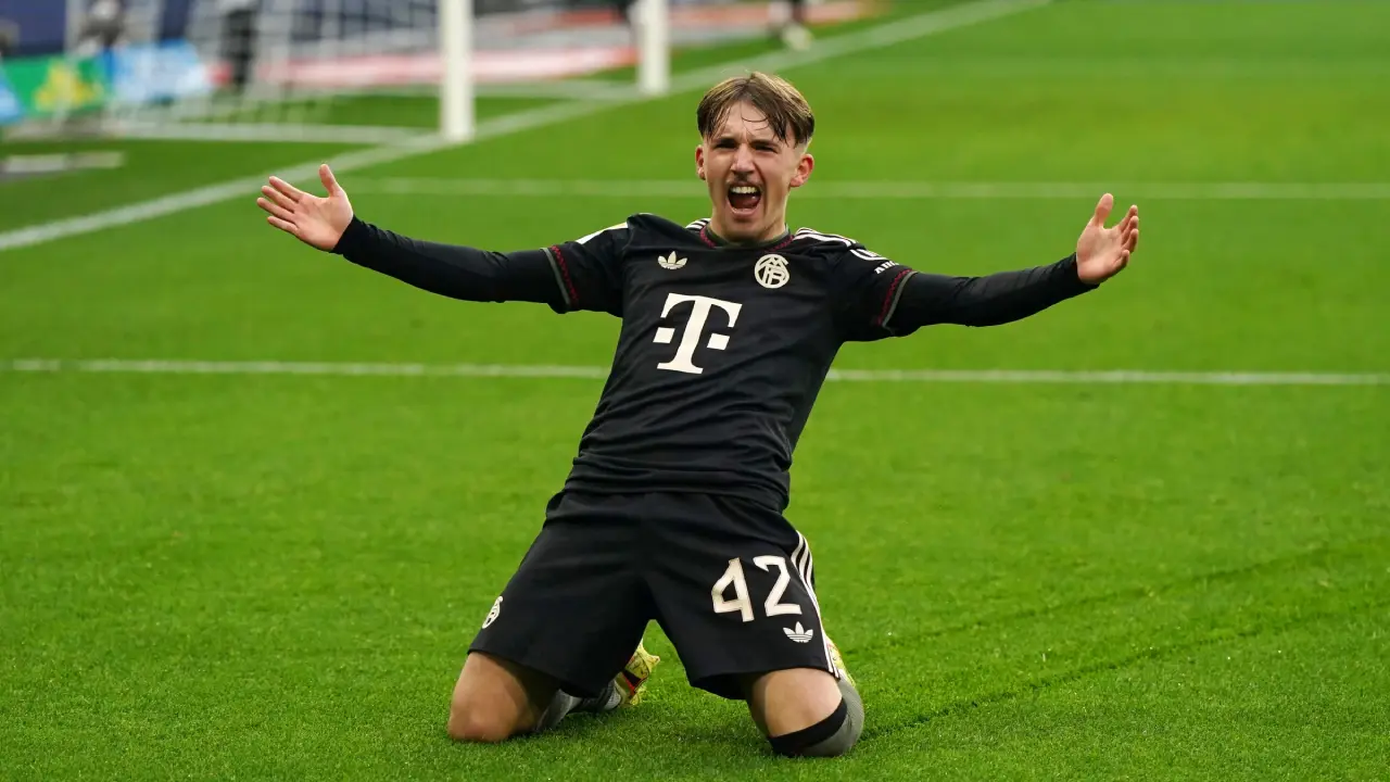 Bermain Dengan 10 Pemain, Monchengladbach Dipermalukan Bayern Di Hadapan Pendukung Sendiri