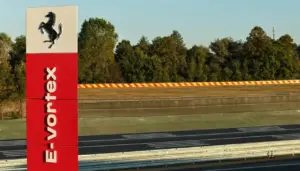 Bukan di Jalan Umum, Mobil Listrik Pertama Ferrari Diuji di Arena Rahasia e-Vortex