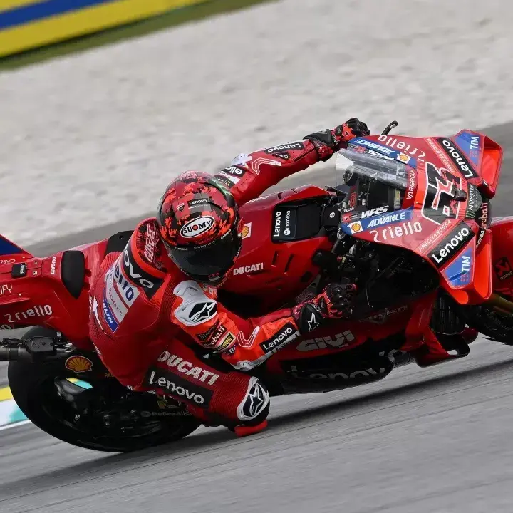 Francesco Bagnaia Rebut Pole Position di Kualifikasi MotoGP Malaysia 2025