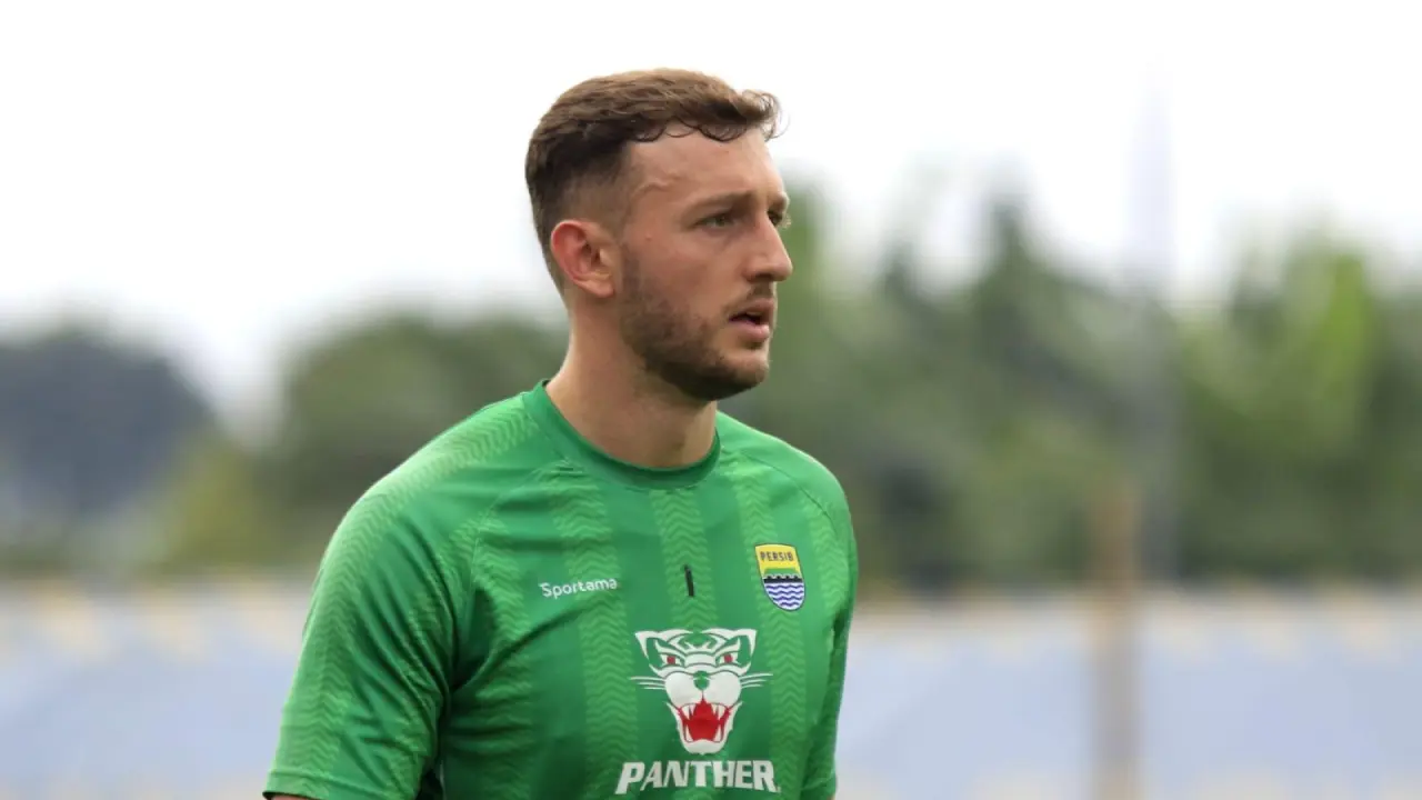 Jelang Hadapi Psbs Di Bri Super League, Adam Przybek Terancam Absen