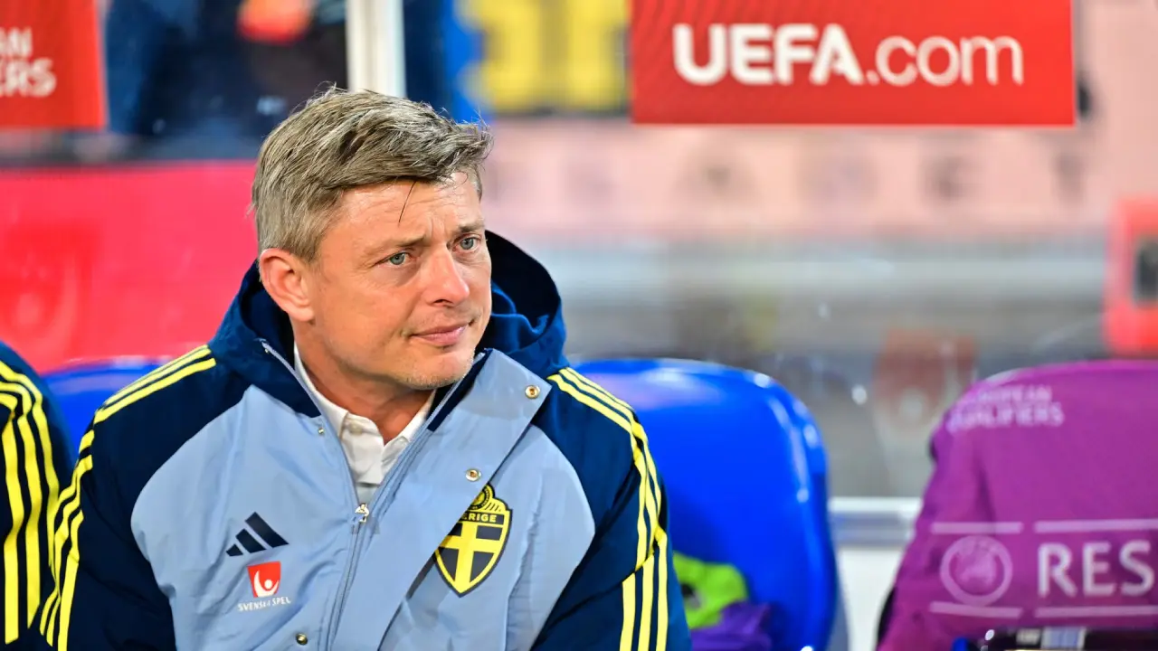 Komentar Panas Berujung Petaka, Pelatih Swedia Dipecat Karena Salahkan Dua Bintang