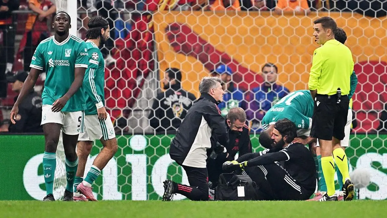 Liverpool Terpuruk Alisson Dan Ekitike Alami Cedera Usai Kalah Dari Galatasaray