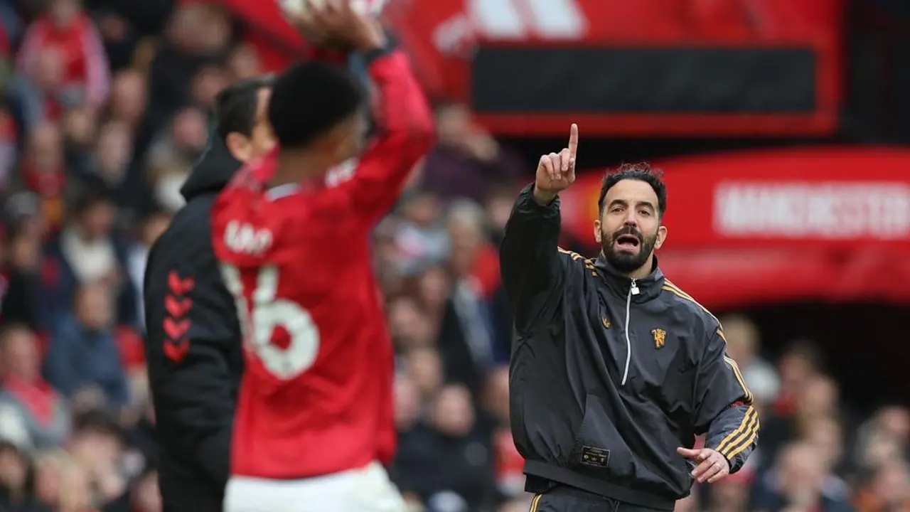 Kemenangan Belum Cukup, Amorim Masih Ditekan Publik Old Trafford