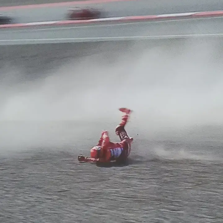 Marc Marquez Dipastikan Cedera Bahu Usai Terjatuh di MotoGP Mandalika 2025
