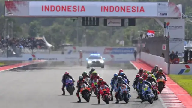Marco Bezzecchi Unggul Di Motogp Mandalika 2025 Marquez Mulai Dari Posisi 9