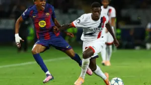 Barcelona vs PSG: Nuno Mendes Kembali Bikin Lamine Yamal Gigit Jari