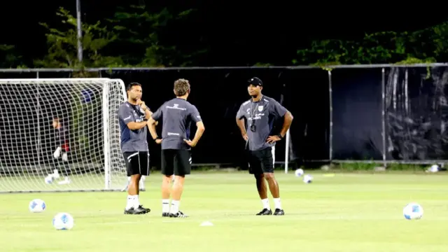 Patrick Kluivert Minta Skuad Timnas Indonesia Maksimalkan Dua Laga Terakhir Menuju Piala Dunia 2026