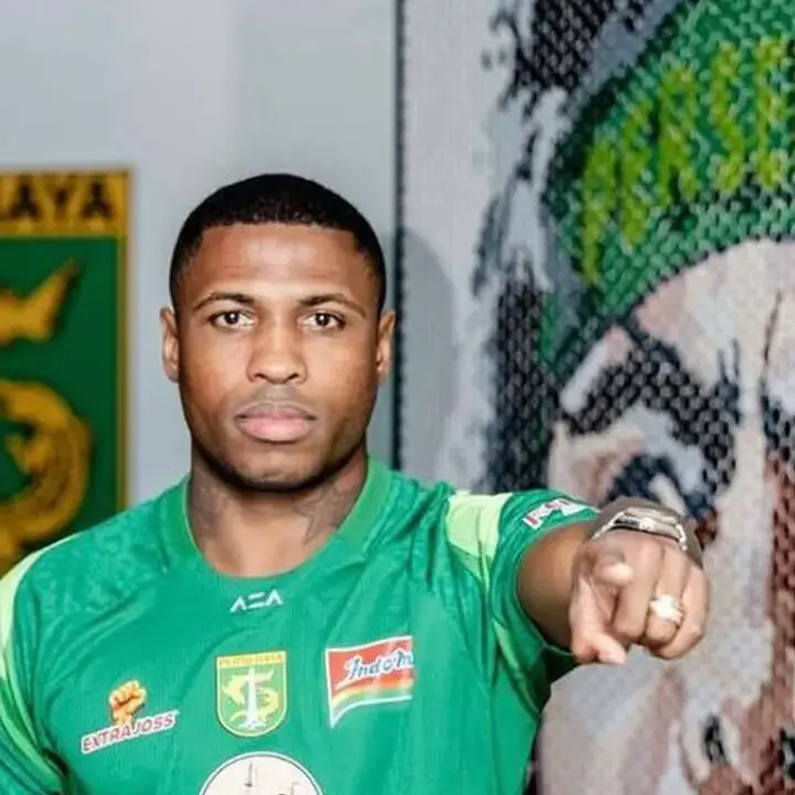 Pelatih Persebaya Jelaskan Alasan Diego Mauricio Belum Dapat Menit Bermain